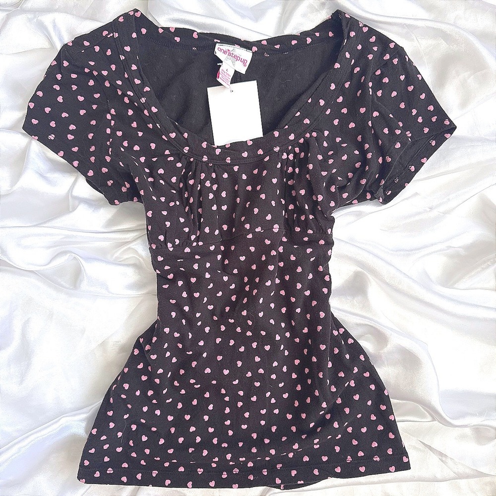 One Step Up Womens Black Pink Heart Print Scoop Neck Empire Waist Top Large NWT